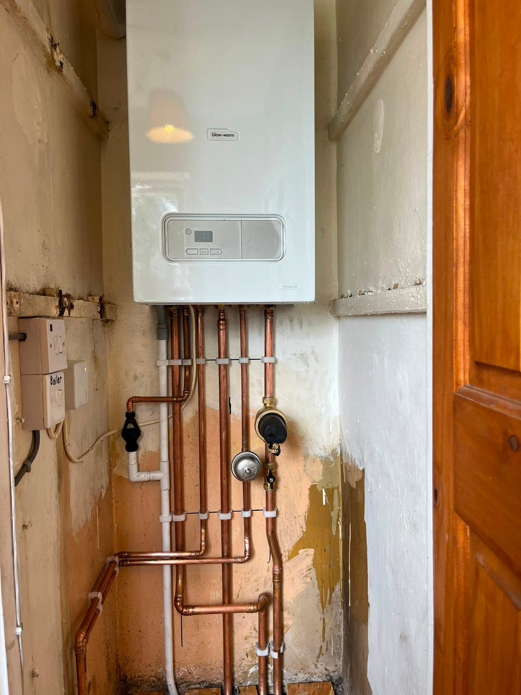 Glow-worm boiler installed with copper pipework